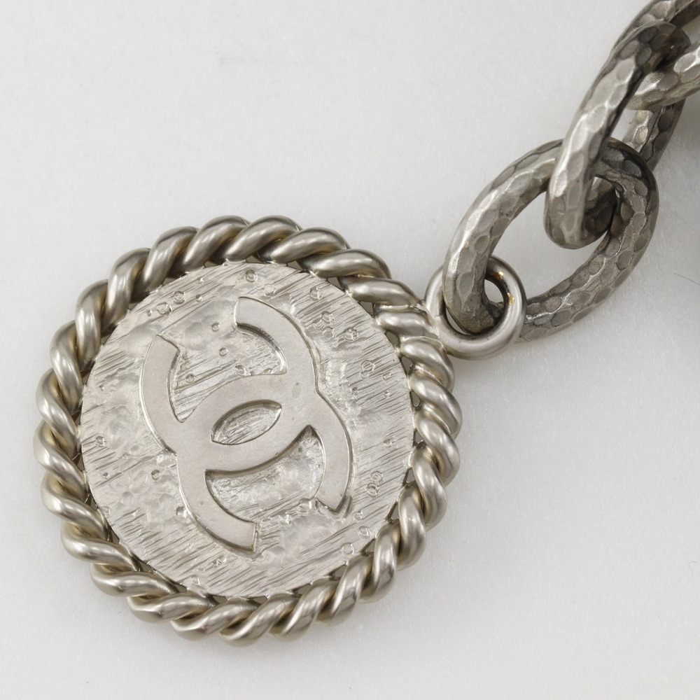 Chanel Medallion Tote Bag (A01804), a reissue tote bag made of caviar leather... - Picture 13 of 15